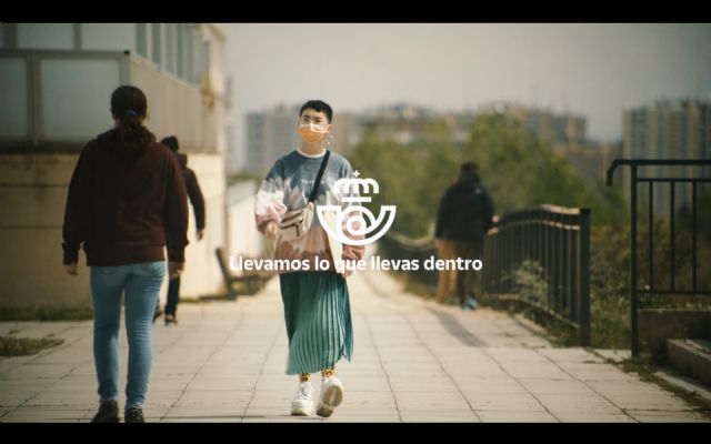 Llevamos lo que llevas dentro, la nueva campaña de Correos - 1, Foto 1