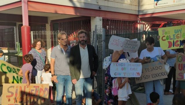 Podemos clama contra la vuelta al cole sin cole de centenares de escolares en la Región - 1, Foto 1