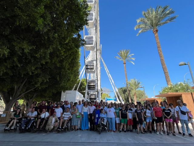 La Gran Noria Panorámica ofrece una experiencia totalmente accesible para todos los murcianos en la Feria de Murcia - 2, Foto 2