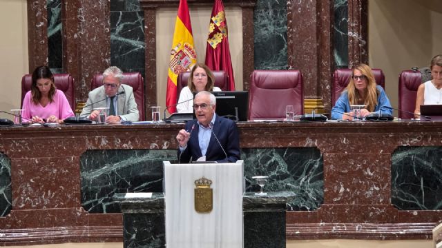 El PSOE denuncia que, con este decreto, el Gobierno de López Miras intenta ocultar que renuncia a los Presupuestos de 2026 El PSOE denuncia que, con este decreto, el Gobierno de López Miras intenta ocultar que renuncia a los Presupuestos de 2026