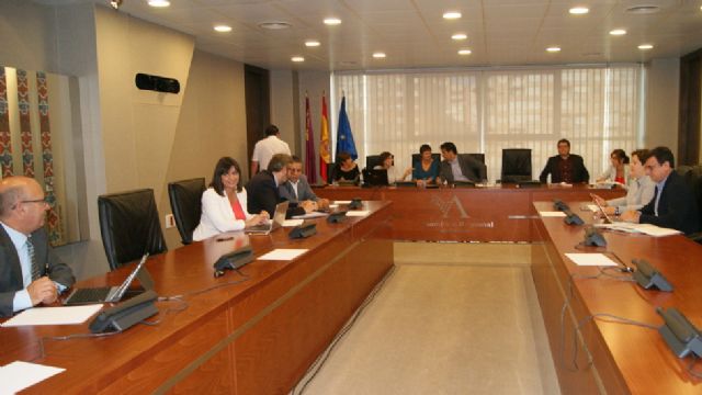 El PSOE denuncia que es evidente y constatable el desinterés del Gobierno regional para solucionar la situación del Mar Menor - 1, Foto 1