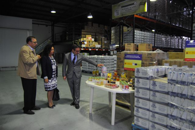 La segunda fase del Plan de Ayuda Alimentaria reparte 1,3 millones de kilos de alimentos entre 50.000 personas desfavorecidas de la Región - 1, Foto 1