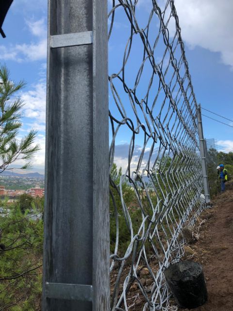 Infraestructuras instala una pantalla de 40 metros para evitar el desprendimiento de rocas en Torreagüera - 2, Foto 2