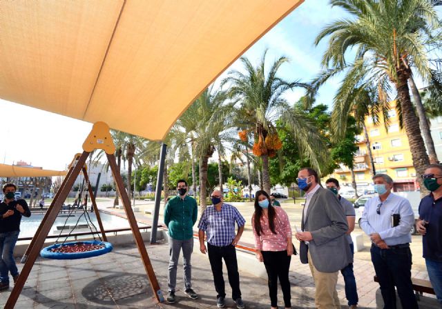 El Plan Sombra crea espacios más confortables y protege a los vecinos del sol en el jardín Aljada de Puente Tocinos - 1, Foto 1