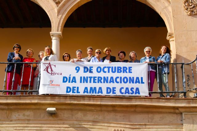 Lorca celebra el Día de las Amas de Casa agradeciendo el papel fundamental que desarrolla este colectivo en nuestra sociedad - 1, Foto 1