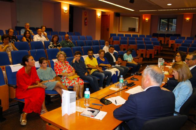 La UMU homenajea al que fuera archivero municipal de Lorca con la presentación de un libro con sus obras teatrales - 4, Foto 4