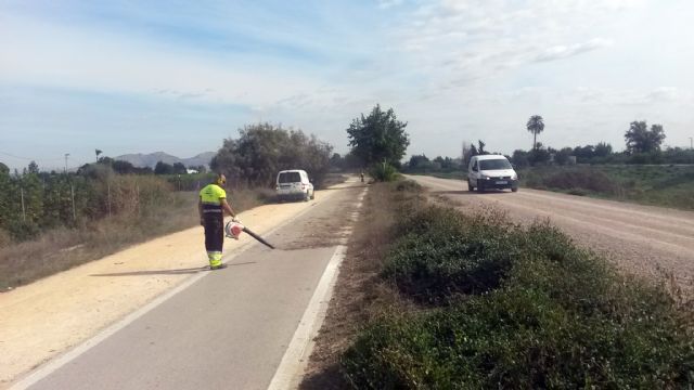 Comienza la limpieza y desbroce del carril bici que une la Contraparada con Beniel - 2, Foto 2