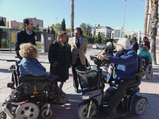 La Comunidad concederá ayudas de hasta 30.000 euros a los ayuntamientos para mejorar la accesibilidad de sus calles y plazas - 1, Foto 1