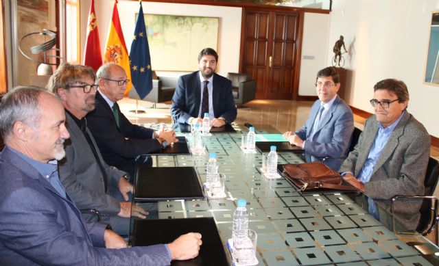 Fernando López Miras se reúne con el secretario general del sindicato de Enfermería Satse - 1, Foto 1