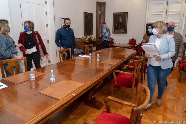 El Ayuntamiento abre una oficina de ayudas a la hostelería y pagará los recibos de agua y basura - 1, Foto 1