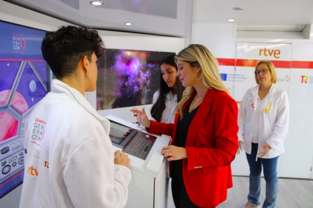 La campaña itinerante Generación D llega a Lorca para ayudar a los ciudadanos a mejorar sus habilidades digitales - 3, Foto 3