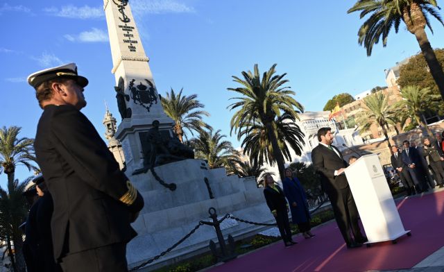 López Miras destaca que somos herederos de una historia de coraje y determinación cuando se cumple un siglo del monumento a los Héroes de Cavite y Santiago de Cuba - 2, Foto 2