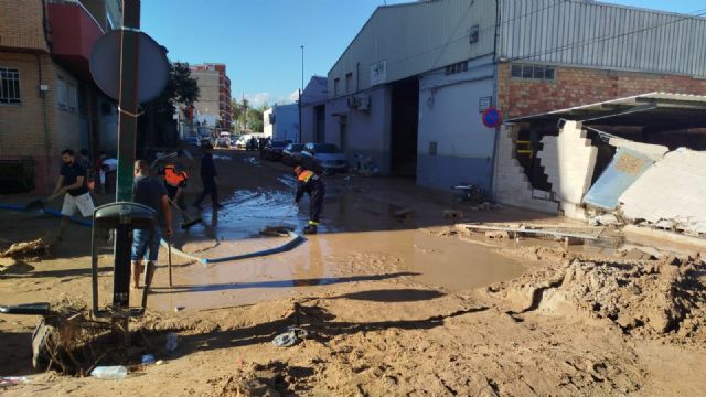 Más de un centenar de voluntarios de la Región trabajarán hoy en Picaña y Paiporta - 1, Foto 1