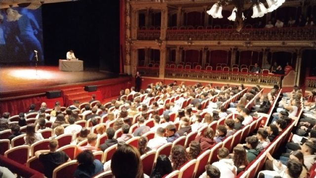 El Teatro Romea recibe a 1.000 estudiantes para participar en una experiencia de prevención vial - 2, Foto 2