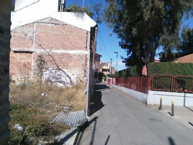 Ahora Murcia pide soluciones urgentes para un solar con basura y ratas junto a tres centros educativos en la Alberca - 1, Foto 1