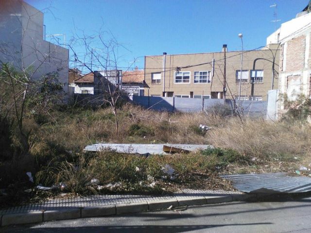 Ahora Murcia pide soluciones urgentes para un solar con basura y ratas junto a tres centros educativos en la Alberca - 2, Foto 2