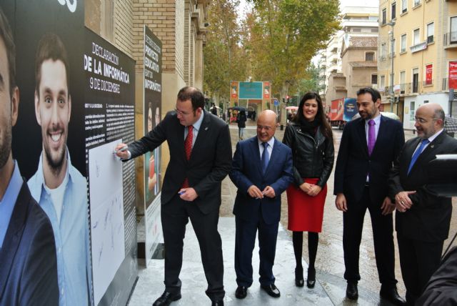 Murcia firma la declaración del Día Mundial de la Informática - 1, Foto 1