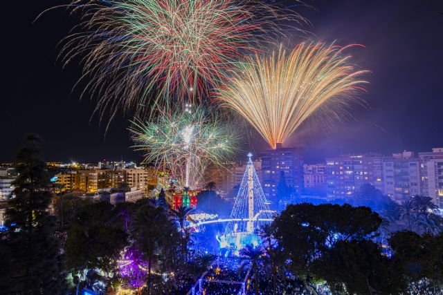 Un golpe mágico de Carlos Alcaraz devuelve a los murcianos el Gran Árbol de Navidad - 5, Foto 5