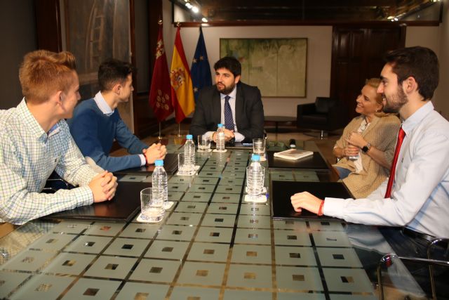 Fernando López Miras se reúne con el presidente de la Federación Regional de Estudiantes Murcianos - 1, Foto 1