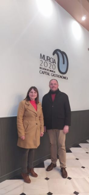 The mayor of Totana and the Councilor for Tourism attend the presentation of the project "Murcia 2020, Spanish capital of Gastronomy" at the Romea Theater, Foto 4