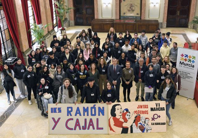 70 alumnos del IES Ramón y Cajal participan en la VI Marcha por la Igualdad - 1, Foto 1