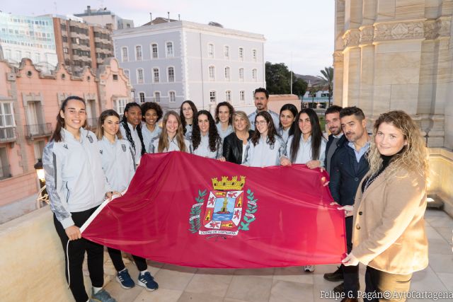 La alcaldesa recibe a las jugadoras del Algar Surmenor antes de la Copa Princesa - 1, Foto 1