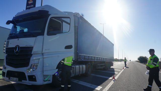 Camiones y autobuses estuvieron implicados en el 13% de los accidentes con víctimas registrados en nuestras carreteras en 2019 - 1, Foto 1