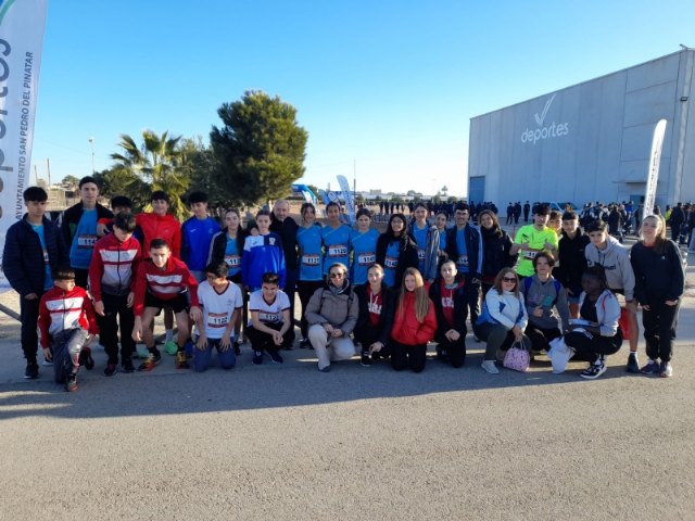 El equipo infantil femenino del IES Juan de la Cierva se alza con el tercer cajón del pódium en la Final Regional de Campo a Través de Deporte Escolar, Foto 2