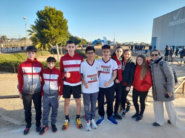 El equipo infantil femenino del IES Juan de la Cierva se alza con el tercer cajón del pódium en la Final Regional de Campo a Través de Deporte Escolar, Foto 4