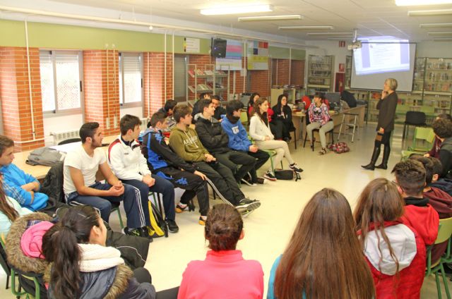 El Ayuntamiento organiza talleres de desarrollo personal para alumnos del Instituto Rambla de Nogalte - 1, Foto 1