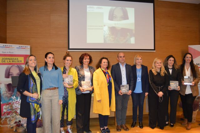 Éxito rotundo en la IV Jornada de la Mujer Sumando Experiencias y II Edición de galardones AMPIEC - 1, Foto 1