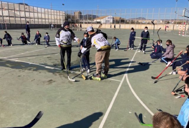 El Club Hockey Cartagena comparte con el colegio San Vicente Paul jornada de acercamiento al deporte a través del Programa ADE - 1, Foto 1