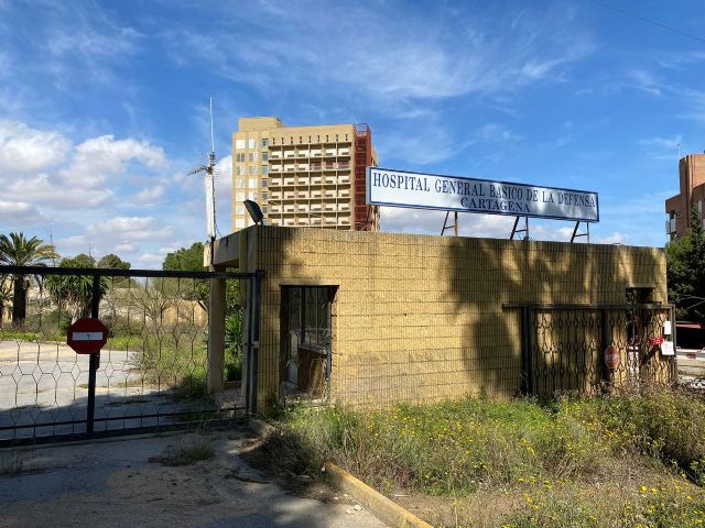 MC: El hospital Naval podría convertirse en un centro de acogida a inmigrantes, un plan del PP que retomaría el PSOE - 1, Foto 1