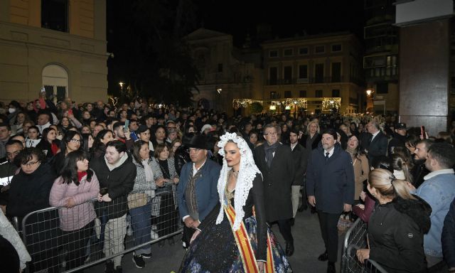 Miles de murcianos y visitantes disfrutan de las Fiestas de las Hogueras de San Juan de Alicante en Murcia - 2, Foto 2