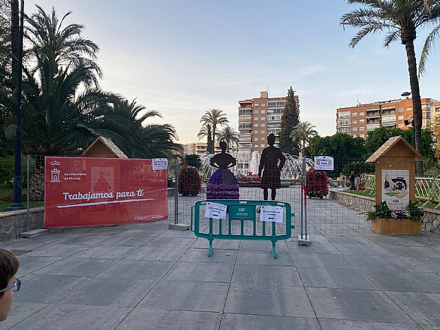 El PSOE mantiene cerrada la plaza Circular en el arranque de las Fiestas de Primavera - 1, Foto 1