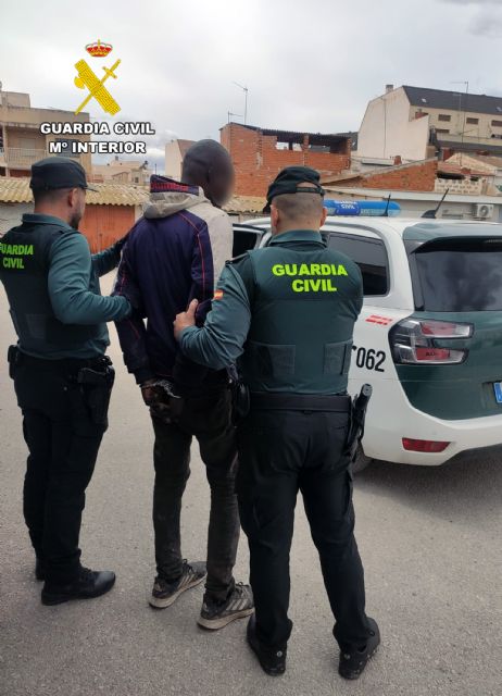 La Guardia Civil detiene a siete jóvenes por la comisión de robos con violencia en Archena y Águilas - 2, Foto 2