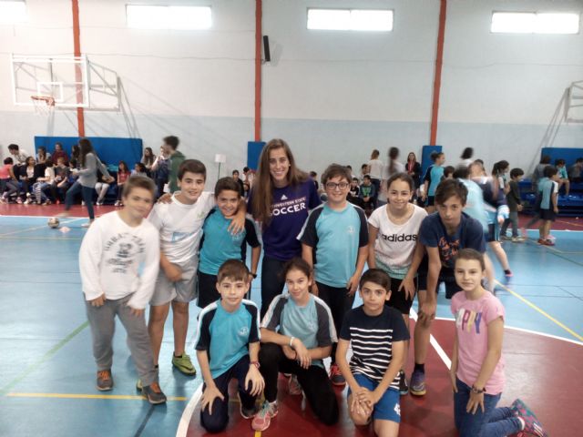 La deportista cartagenera Patricia Carrión comparte una jornada con doscientos escolares - 4, Foto 4