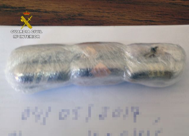 La Guardia Civil detiene in fraganti a una persona que intentaba introducir droga en el Centro Penitenciario Murcia-I - 3, Foto 3