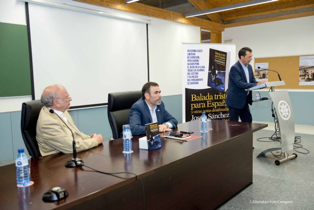 Josele Sanchez presento en la UPCT su nuevo libro, Balada triste para España - 1, Foto 1