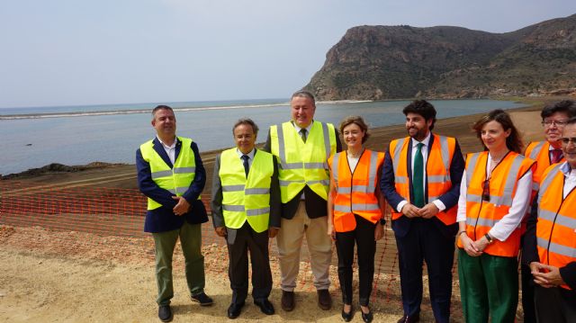 García Tejerina destaca el trabajo de regeneración de la Bahía de Portmán, “el proyecto de restauración ambiental más importante de España” - 1, Foto 1