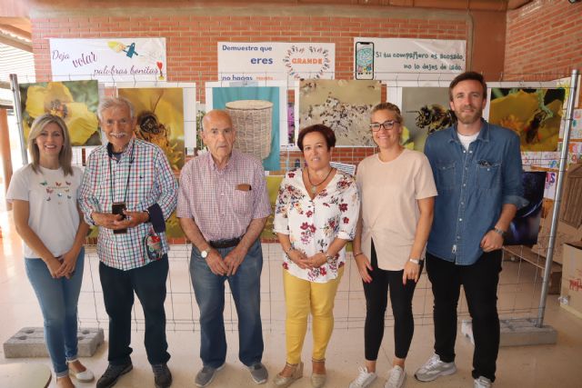 El colegio Urci acoge la exposición Las abejas y su mundo - 1, Foto 1