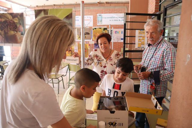 El colegio Urci acoge la exposición Las abejas y su mundo - 2, Foto 2