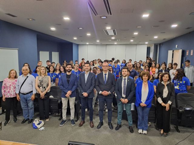 Un centenar de alumnos de cinco centros educativos participan en el debate de ´Escuelas Embajadoras´ - 1, Foto 1