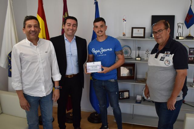 El jugador de petanca Jesús Escacho, homenajedo por su medalla al mérito deportivo del COE - 2, Foto 2