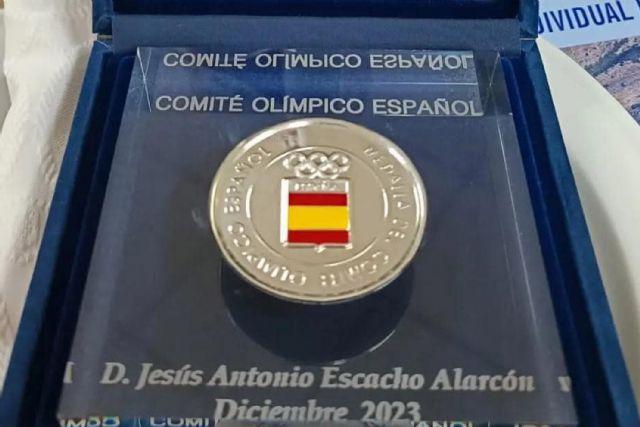 El jugador de petanca Jesús Escacho, homenajedo por su medalla al mérito deportivo del COE - 3, Foto 3