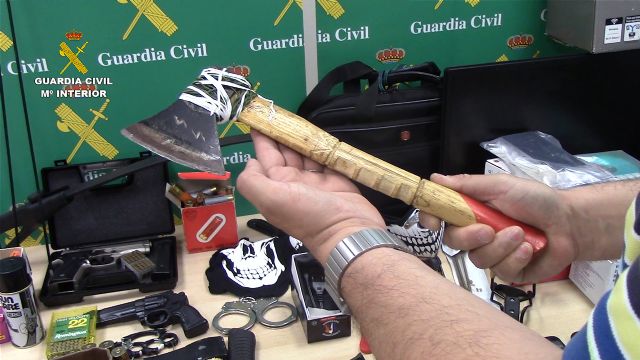 La Guardia Civil detiene a los cinco responsables de una organización criminal especializada en estafas a través de Internet - 5, Foto 5