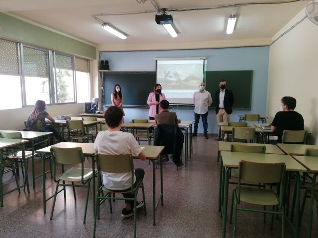 Unos 3.600 alumnos de 2° de Bachillerato asisten a clase a partir de hoy para repasar contenidos de cara a la EBAU - 1, Foto 1