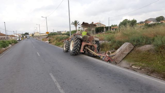 El Gobierno Regional acomete el desbroce y limpieza de varias carreteras del término municipal de Puerto Lumbreras - 3, Foto 3