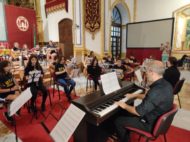 Alumnos de diferentes colegios de la Región participaron en el Concierto de Fin de Curso de los Talleres Orquestales de la UCAM - 1, Foto 1