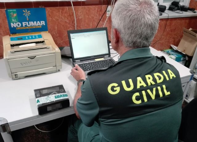 La Guardia Civil decomisa más de veinte mil libritos de papel de fumar falsificados - 1, Foto 1